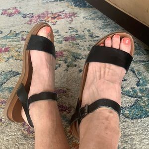 Reef women’s leather black sandals ankle strap sz6